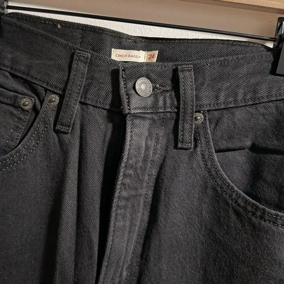 Levi’s Women's Black Cinch Baggy Jeans - Picture 2 of 4